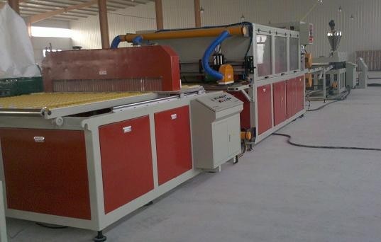 Plastic building template production line _ wood p...