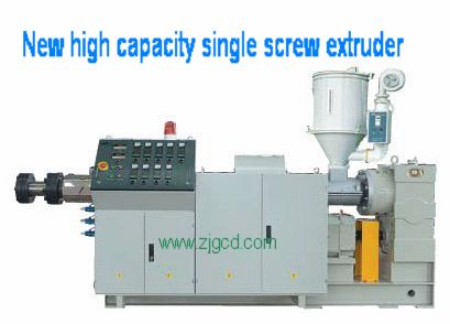 High efficiency exhaust single screw extruder